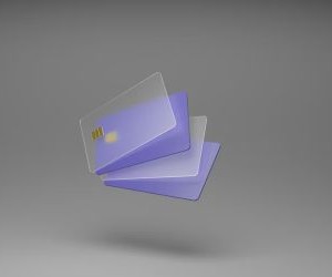 Commodities como ouro, petróleo, produtos agrícolas e metais industriais oferecem oportunidades para diversificar seu portfólio e se proteger contra a inflação, mas também são ativos de alto risco devido à volatilidade de preços, tensões geopolíticas e choques de oferta e demanda; a chave é investir com uma estratégia clara, uma compreensão dos fatores subjacentes do mercado e somente com capital que não comprometa sua estabilidade financeira.